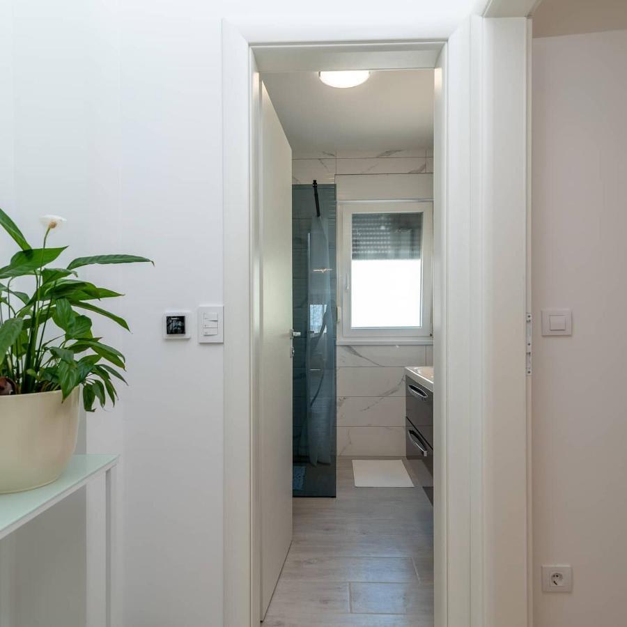 트로기르 Apartman Lotos 아파트 외부 사진