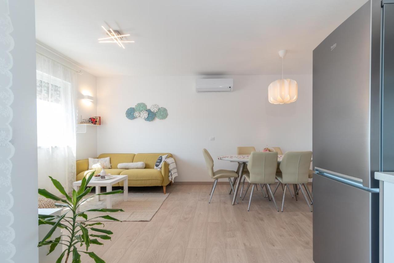 트로기르 Apartman Lotos 아파트 외부 사진