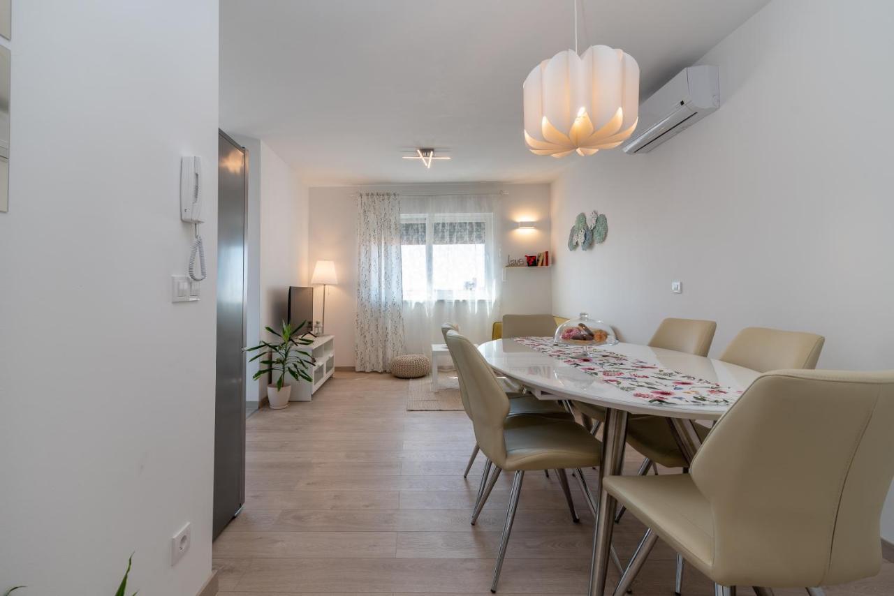 트로기르 Apartman Lotos 아파트 외부 사진